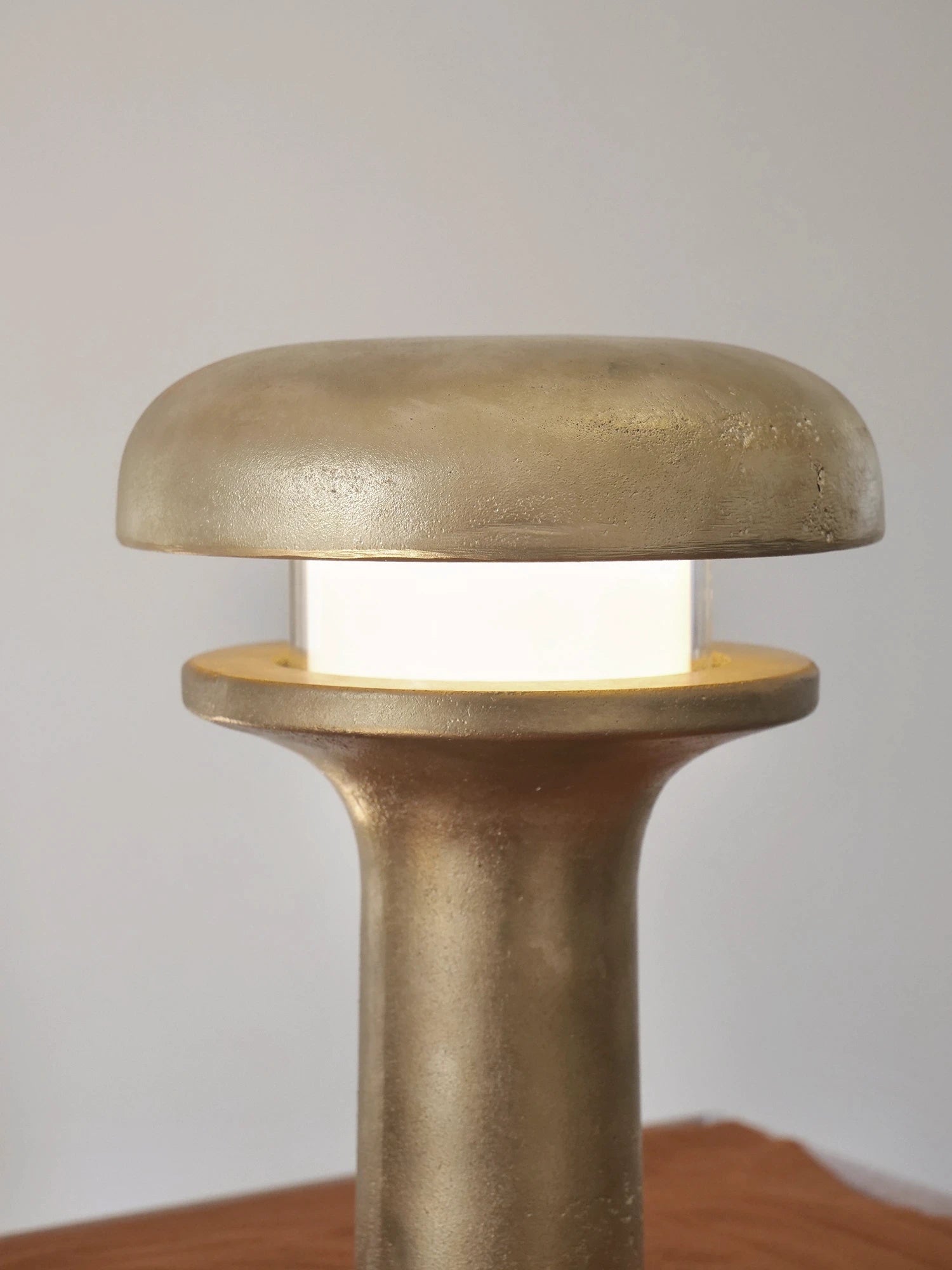 Lighthouse lamp - Textured Brass