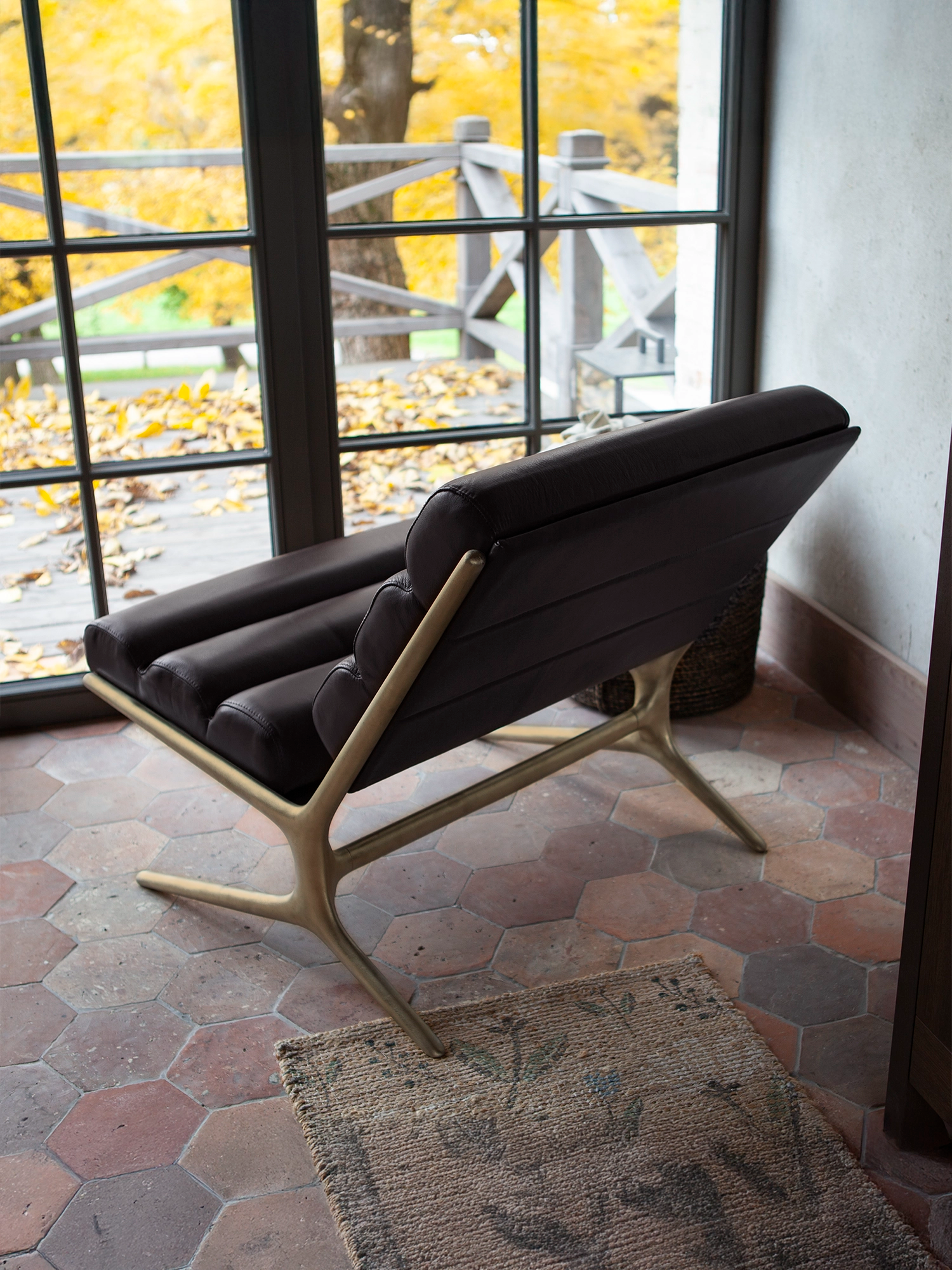 Wafer lounge chair - Textured Brass