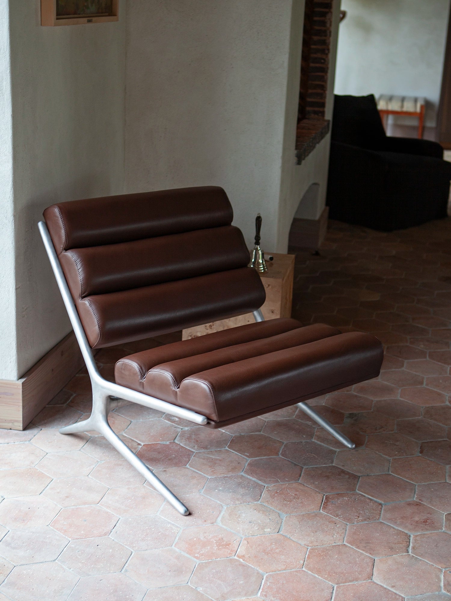 Wafer lounge chair - Textured Aluminium