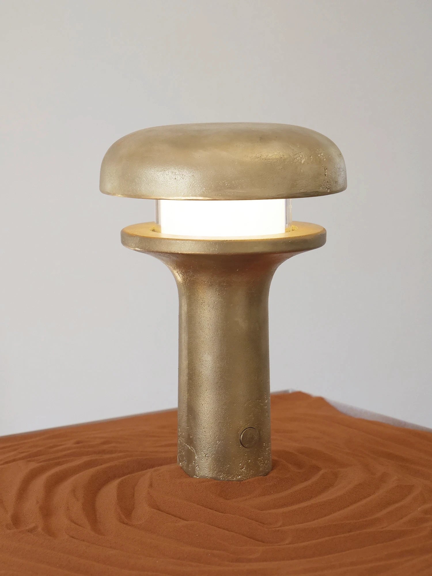 Lighthouse lamp - Textured Brass