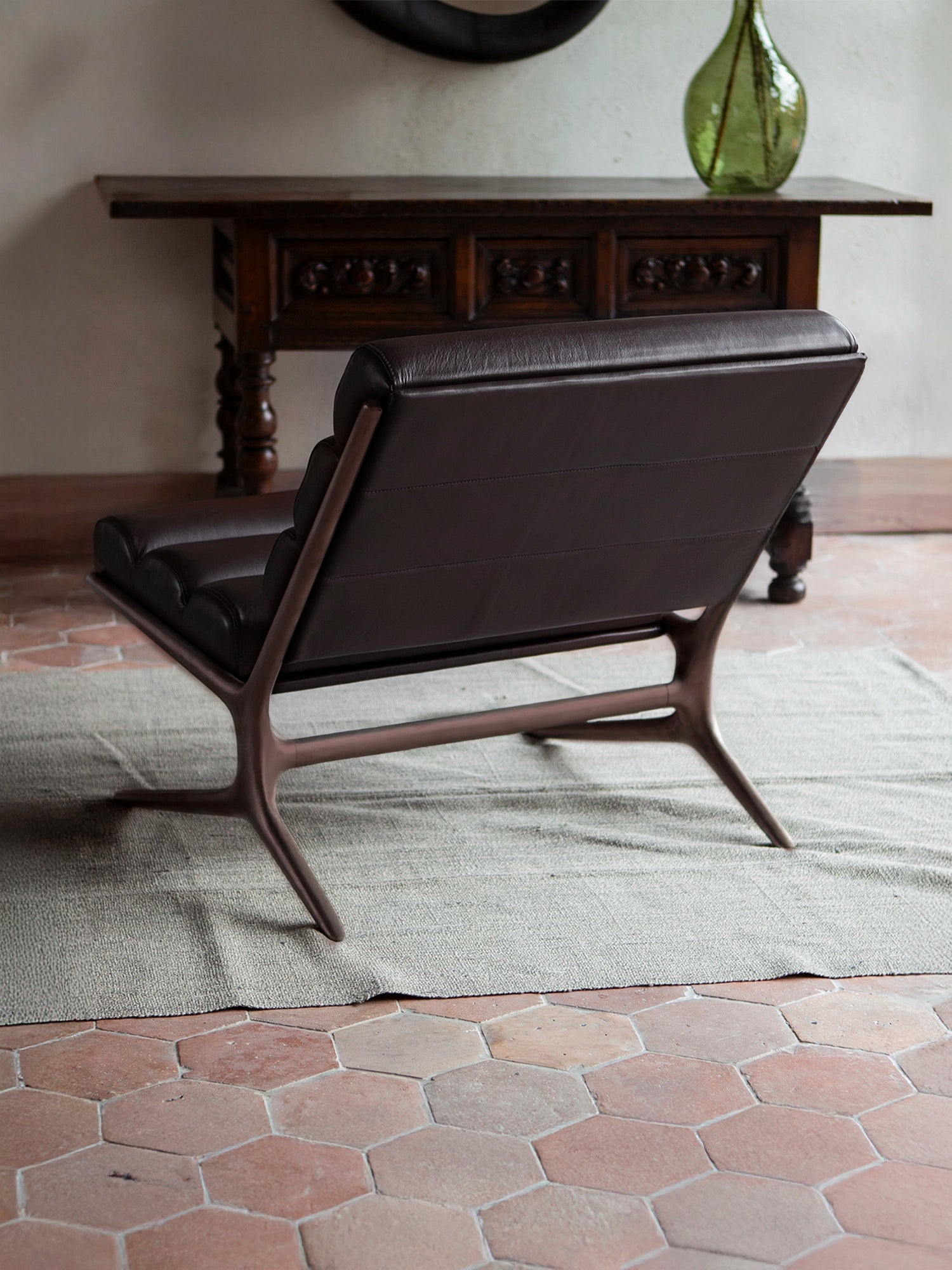 Wafer lounge chair - Aged Brass