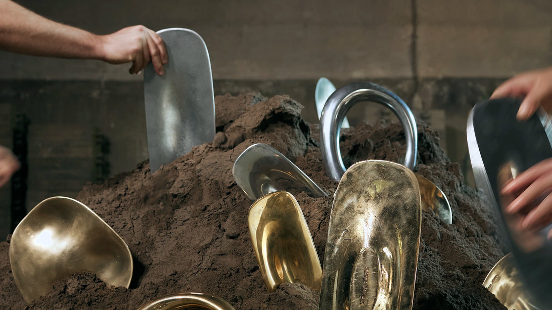 Fluid collection casting